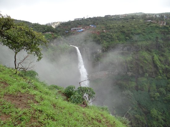 Lingamala Waterfalls